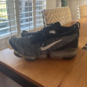 Nike Vapormax Flyknit 3 Oreo men’s 10.5 athletic sneakers tennis shoes